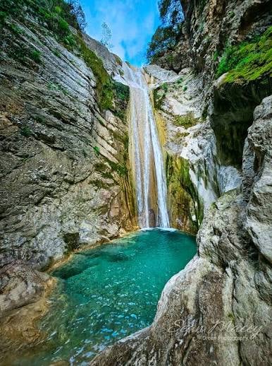 Drumeție la cascadele Dimosari